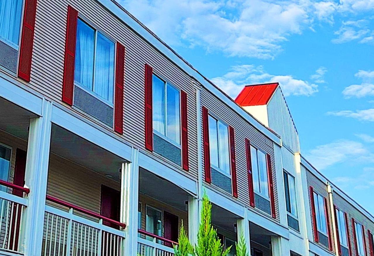 Bposhtels Charlotte Hostel Exterior foto