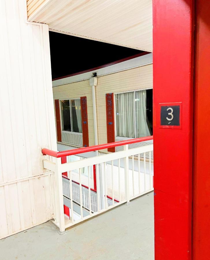 Bposhtels Charlotte Hostel Exterior foto