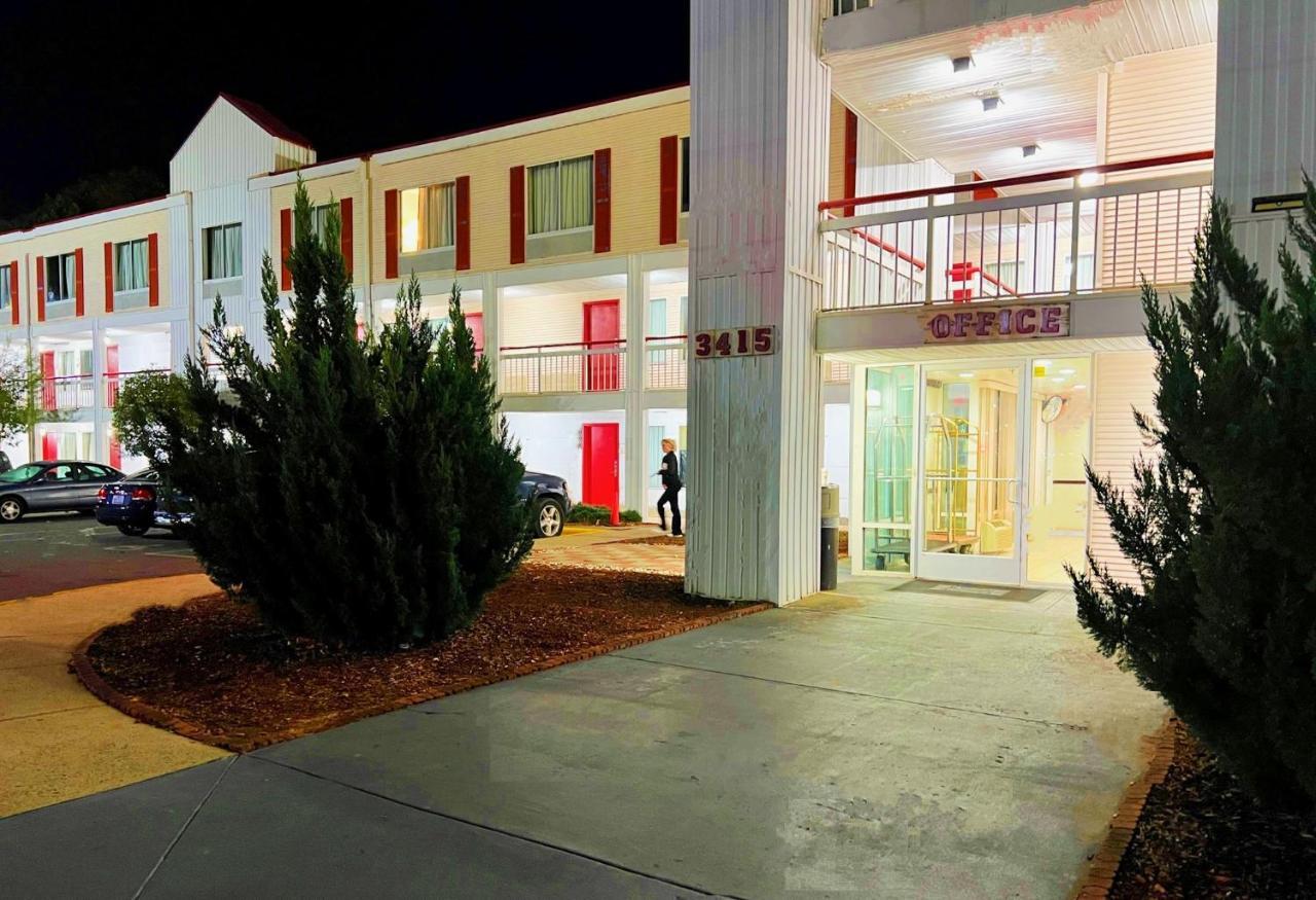 Bposhtels Charlotte Hostel Exterior foto